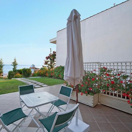 Christina'S Sea House Apartment Nikiti  Bagian luar foto
