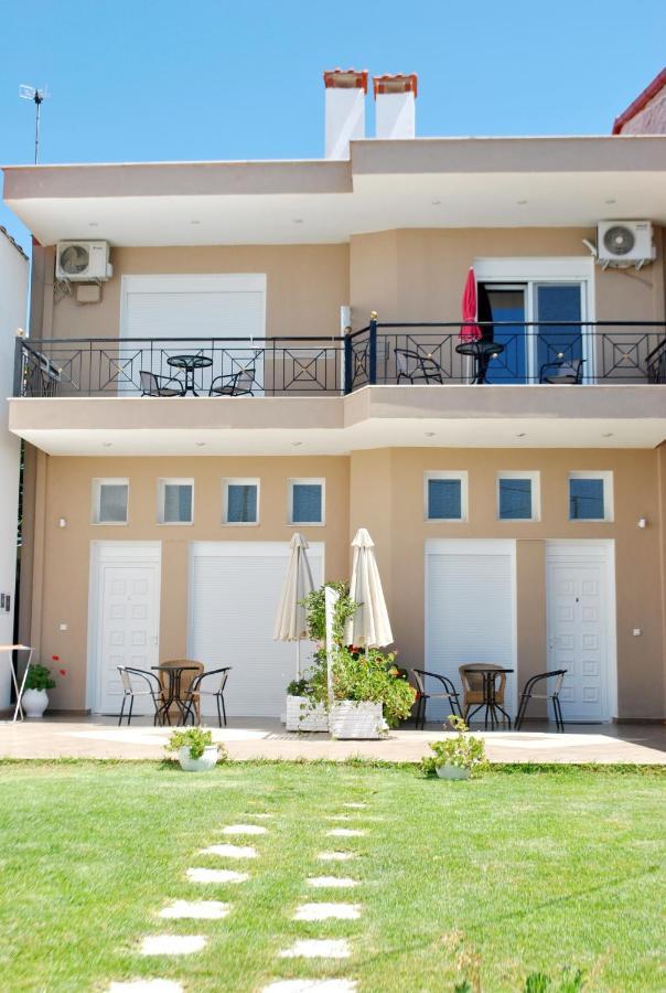 Christina'S Sea House Apartment Nikiti  Bagian luar foto