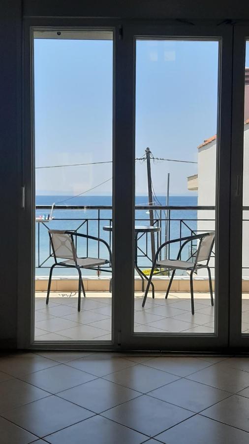 Christina'S Sea House Apartment Nikiti  Bagian luar foto