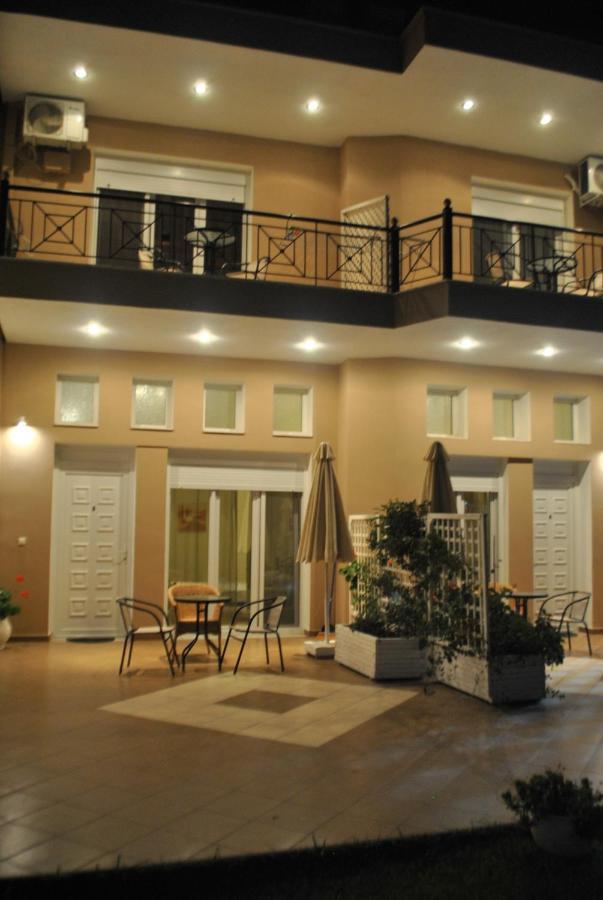 Christina'S Sea House Apartment Nikiti  Bagian luar foto