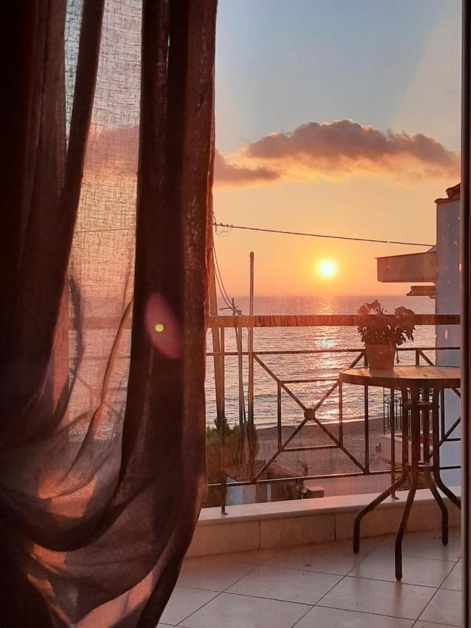 Christina'S Sea House Apartment Nikiti  Bagian luar foto