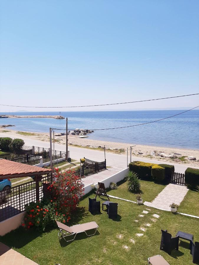 Christina'S Sea House Apartment Nikiti  Bagian luar foto