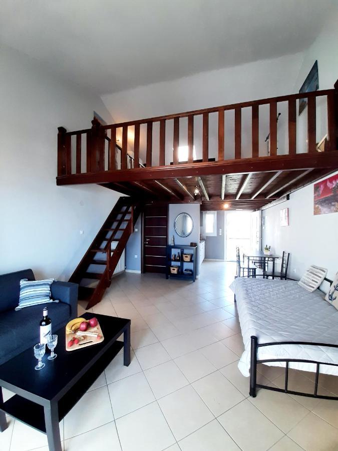 Christina'S Sea House Apartment Nikiti  Bagian luar foto