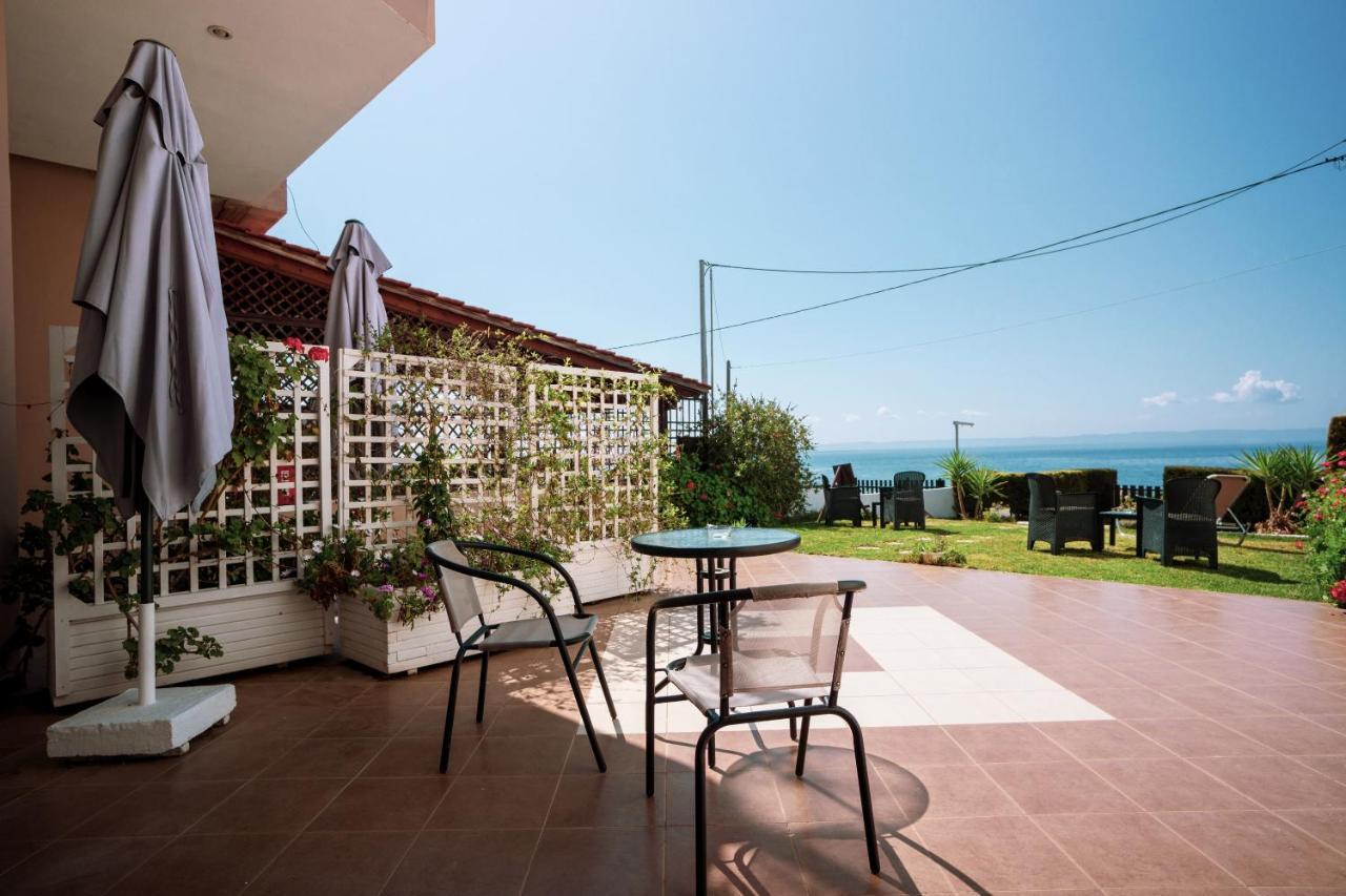 Christina'S Sea House Apartment Nikiti  Bagian luar foto