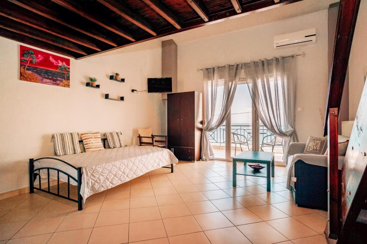 Christina'S Sea House Apartment Nikiti  Bagian luar foto