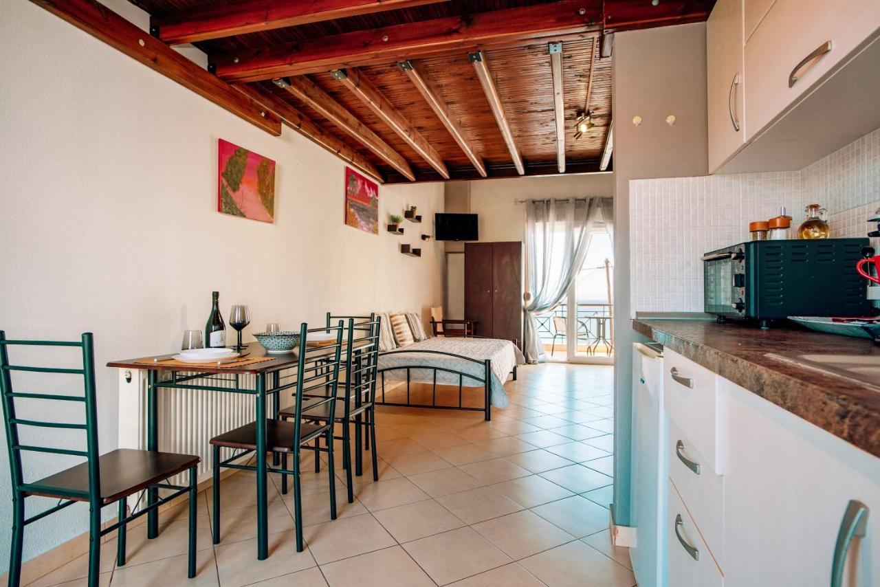Christina'S Sea House Apartment Nikiti  Bagian luar foto