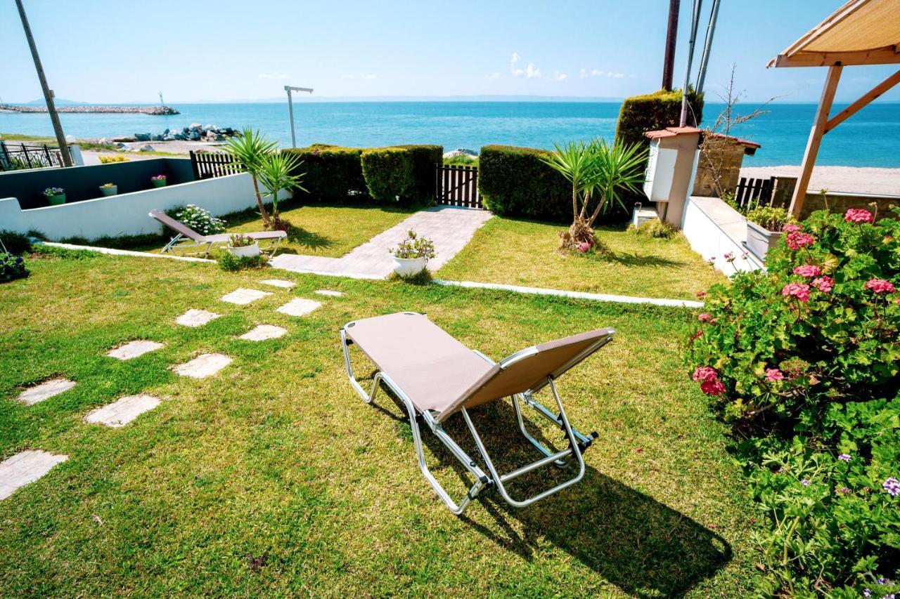 Christina'S Sea House Apartment Nikiti  Bagian luar foto
